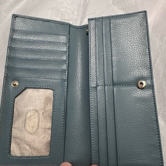 Lavemi Teal Textured Wallet - Picture 3 of 5